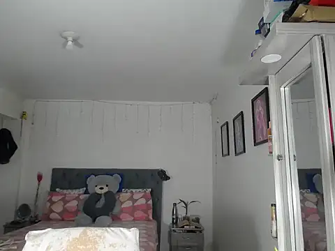 Corina hot online show from October 2025 08:51:01 PM