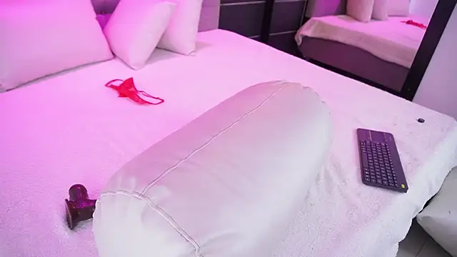 Bella TS  online show from January 2025 12:57:02 AM