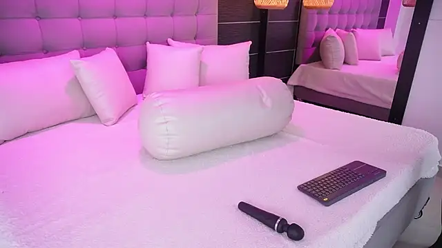 Bella TS  online show from February 2025 09:15:02 PM