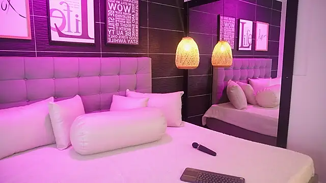 Bella TS  online show from March 2025 10:20:01 PM