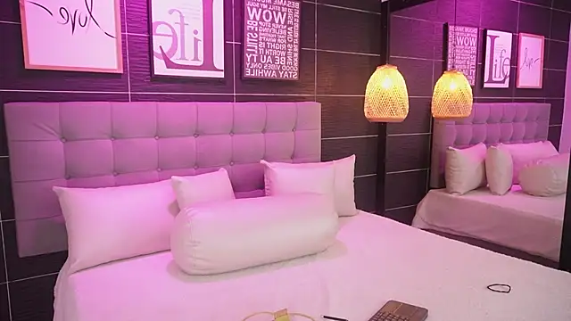 Bella TS  online show from March 2025 10:10:01 PM