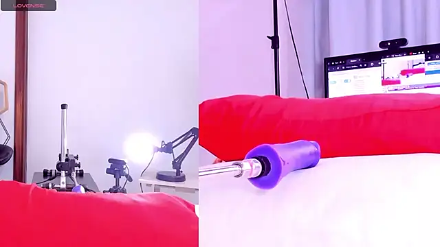 Saskia  Summer online show from March 2025 01:15:02 PM