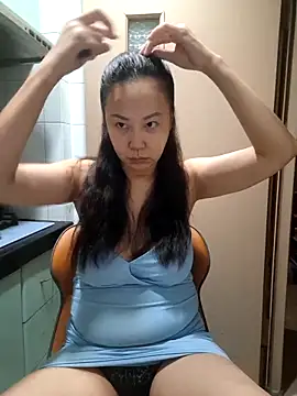 Snapshot of LenaShow chatting on February 2026 09:42:01 PM LenaShow online show from February 2026 09:42:01 PM