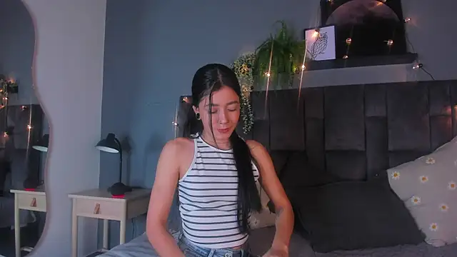 Snapshot of AmyPalmmer chatting on October 2025 11:43:01 AM AmyPalmmer online show from October 2025 11:43:01 AM