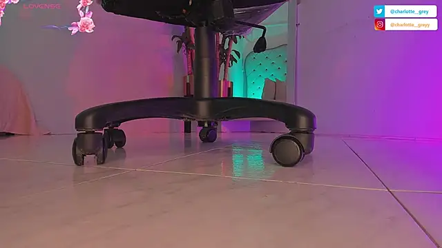 charlotte  grey online show from October 2025 09:10:02 PM