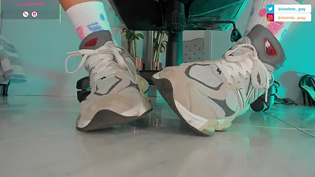 charlotte  grey online show from October 2025 08:09:02 PM