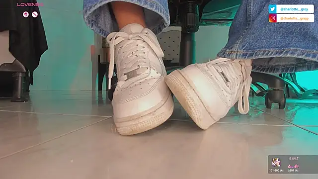 charlotte  grey online show from October 2025 08:33:01 PM