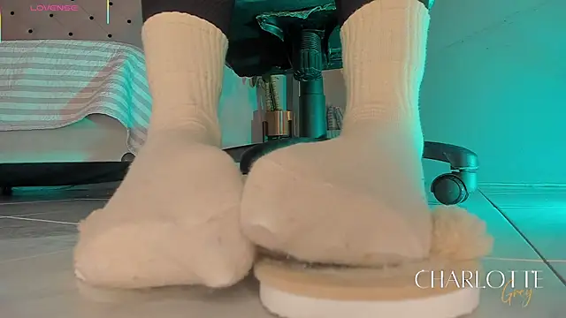 charlotte  grey online show from December 2025 08:17:01 PM