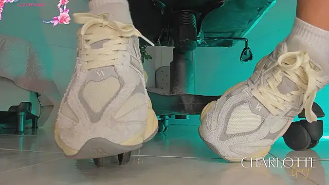 charlotte  grey online show from February 2026 08:09:01 PM