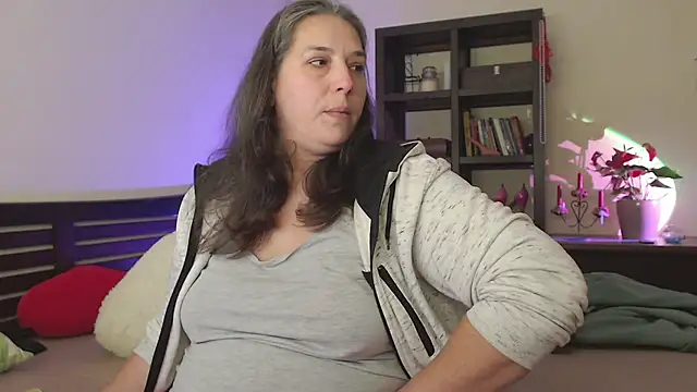 Snapshot of Niter chatting on January 2025 10:11:02 PM Niter online show from January 2025 10:11:02 PM