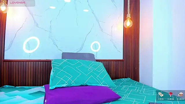 Mia thompson 19 online show from March 2026 08:01:01 PM