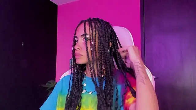 Juanadearco5 online show from December 2024 07:00:01 PM