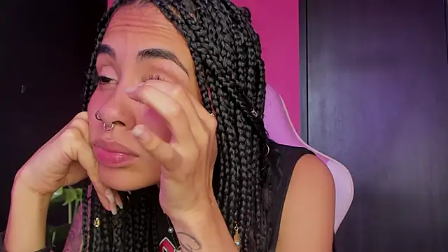 Juanadearco5 online show from December 2024 05:11:01 PM