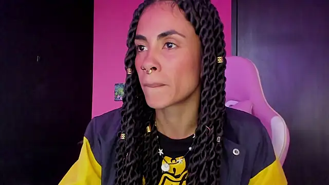 Juanadearco5 online show from December 2024 09:51:01 PM