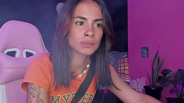 Juanadearco5 online show from February 2025 04:52:01 PM