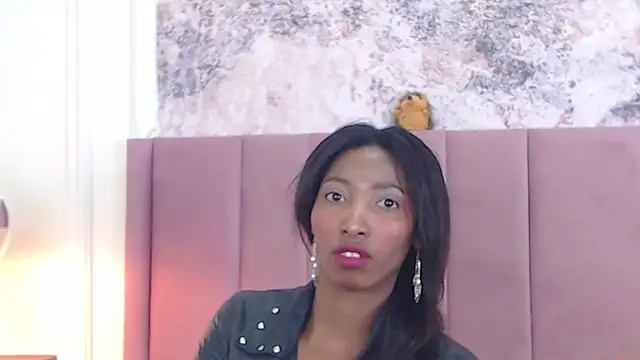 SabrinaDevill online show from November 2025 01:00:01 PM