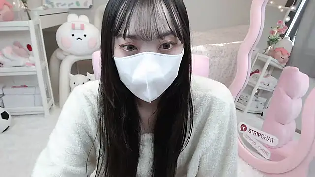 Snapshot of momo_room chatting on January 2025 06:06:02 AM momo room online show from January 2025 06:06:02 AM