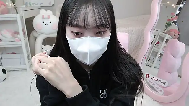 Snapshot of momo_room chatting on January 2025 03:39:02 AM momo room online show from January 2025 03:39:02 AM