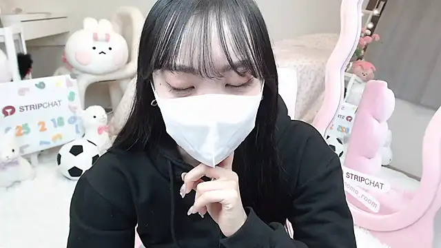 Snapshot of momo_room chatting on February 2025 10:48:02 AM momo room online show from February 2025 10:48:02 AM