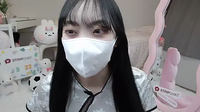 Snapshot of momo_room chatting on February 2025 10:07:02 AM momo room online show from February 2025 10:07:02 AM