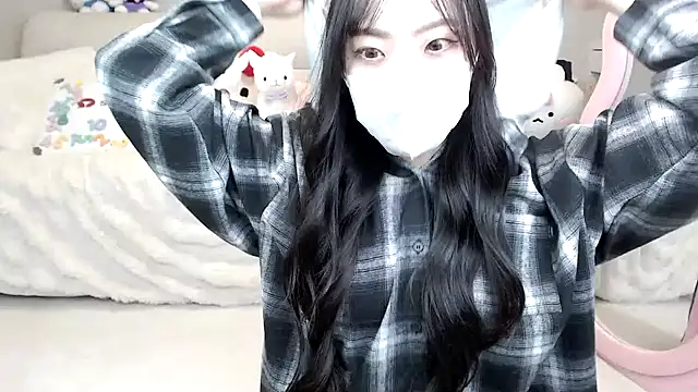 Snapshot of momo_room chatting on October 2025 02:02:02 PM momo room online show from October 2025 02:02:02 PM