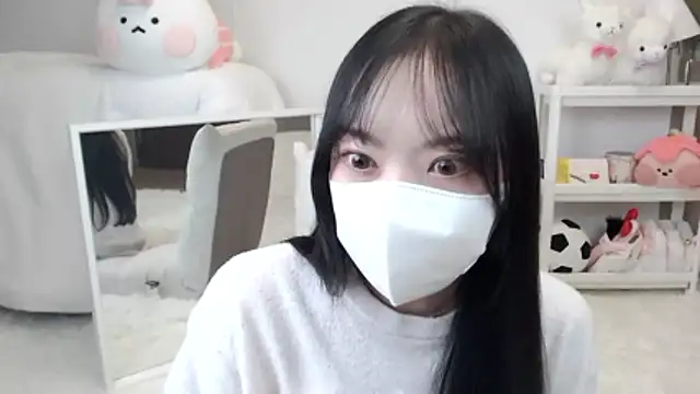 Snapshot of momo_room chatting on April 2026 12:24:01 PM momo room online show from April 2026 12:24:01 PM