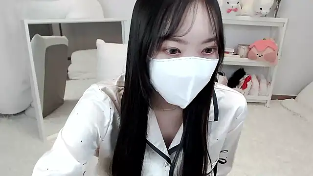 momo room online show from May 2026 11:59:02 AM