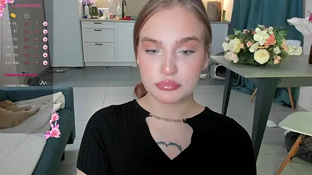 CarolineLovers online show from December 2024 11:24:01 PM