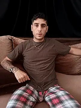 arenn1997 online show from November 2025 12:02:02 PM