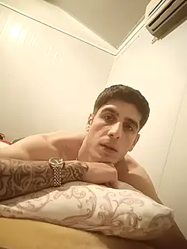 arenn1997 online show from December 2025 12:27:01 AM