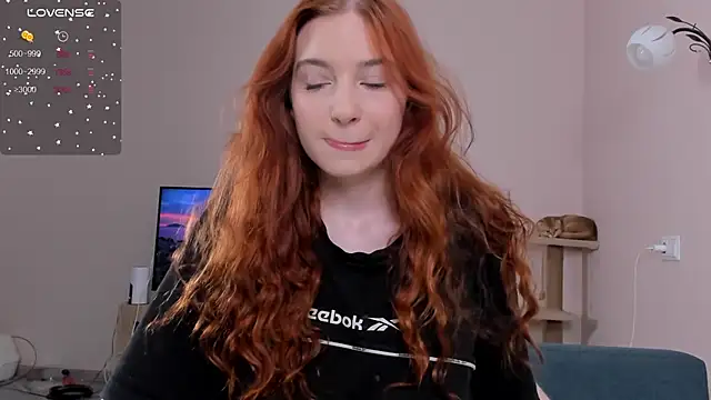 Snapshot of cinnabon_girls chatting on December 2024 02:11:02 PM cinnabon girls online show from December 2024 02:11:02 PM