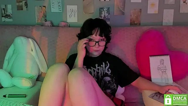 dreamgirllovee online show from March 2025 06:01:01 AM