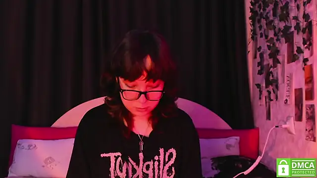 dreamgirllovee online show from September 2025 02:36:02 AM