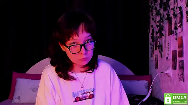 dreamgirllovee online show from October 2025 01:25:02 AM