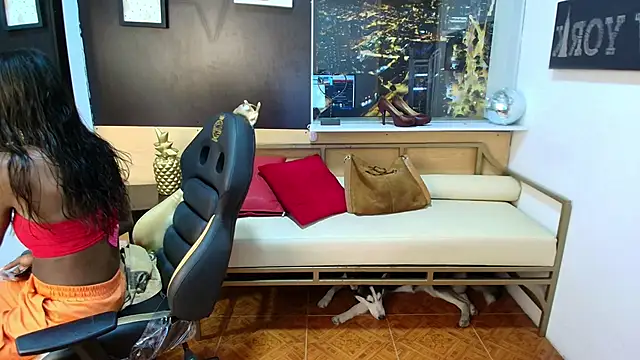 enderlis online show from February 2025 01:20:02 AM