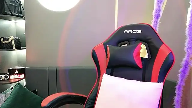 Snapshot of witch-39 chatting on December 2024 02:25:02 AM witch-39 online show from December 2024 02:25:02 AM