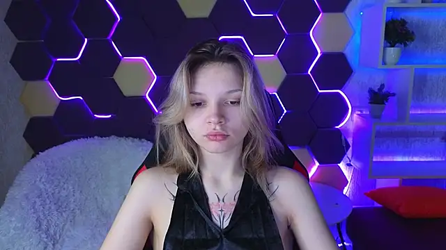 LitaBrom online show from January 2025 01:19:01 AM