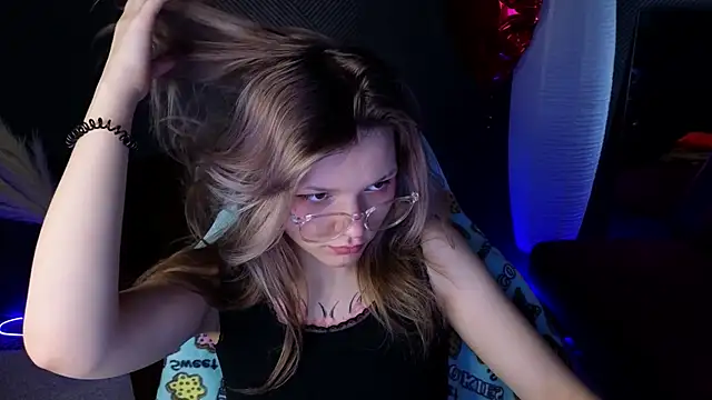 LitaBrom online show from March 2025 04:13:01 AM