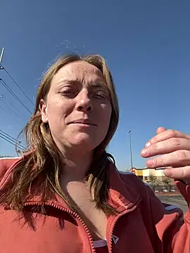 Snapshot of lezbean24 chatting on February 2026 05:53:01 PM lezbean24 online show from February 2026 05:53:01 PM