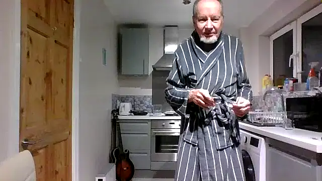 jimmybenido online show from December 2025 05:31:02 PM