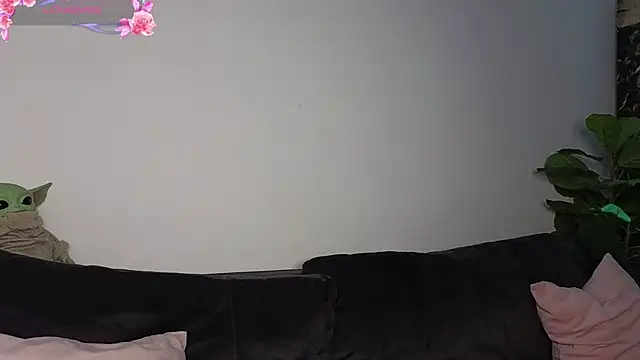 ReyaSophia online show from December 2025 08:05:01 PM