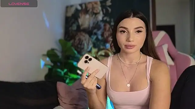 ReyaSophia online show from February 2026 10:49:01 PM