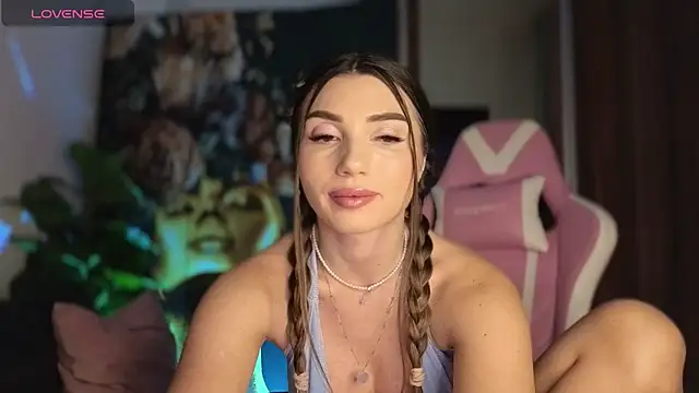 ReyaSophia online show from February 2026 09:11:01 PM