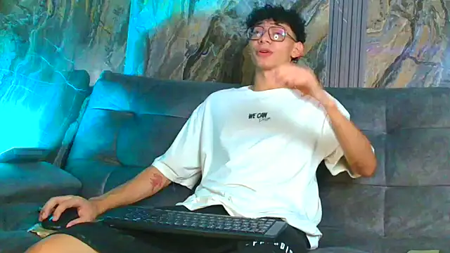 Daviid laidd online show from February 2025 01:08:01 AM