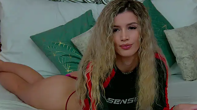 IvySamek online show from March 2025 06:37:01 PM