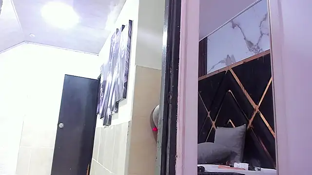 sweetebonny1 online show from December 2024 04:39:02 PM