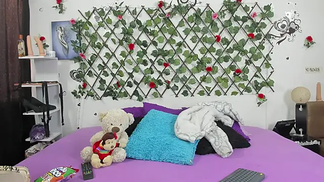 1lovelygirls online show from December 2024 12:12:02 PM