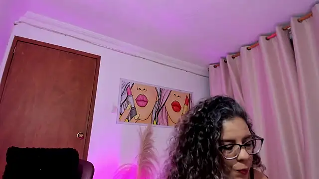 Snapshot of StarMilf chatting on June 2026 12:29:02 PM StarMilf online show from June 2026 12:29:02 PM