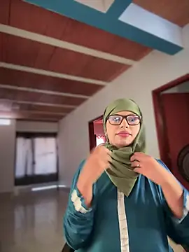 lalilamassu1 online show from November 2025 06:42:02 PM