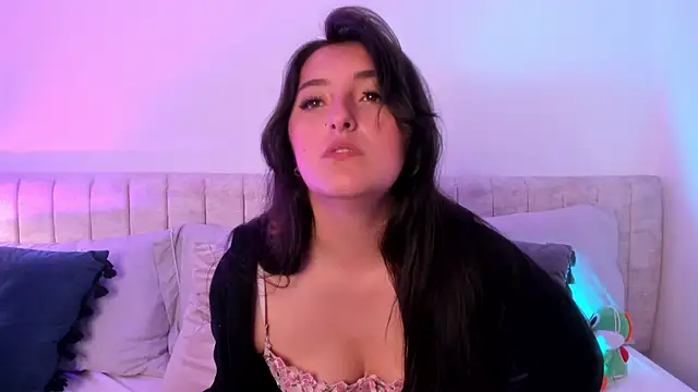 Kathia Morelli online show from February 2025 03:31:02 PM